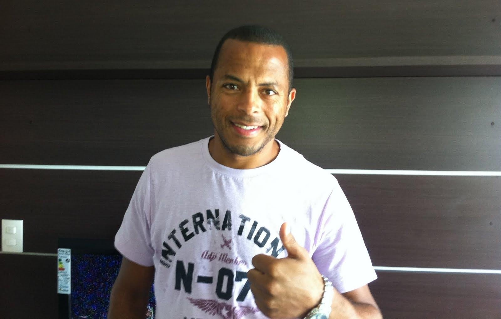 Atacante André Moreira, ex-Galo, morre aos 42 anos vítima de infarto Atacante André Moreira, ex-Galo, morre aos 42 anos vítima de infarto