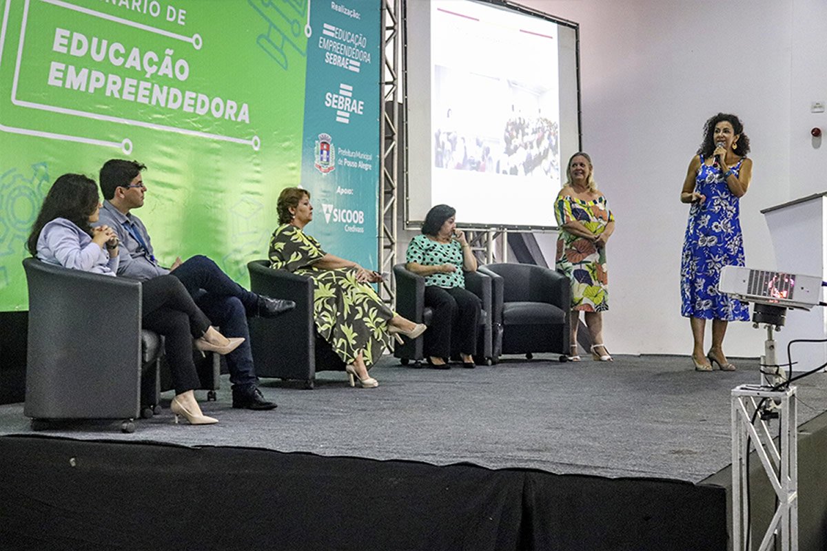Secretaria Municipal de Educação e Cultura de Pouso Alegre marca início do ano letivo com encontro para profissionais da educação Secretaria Municipal de Educação e Cultura de Pouso Alegre marca início do ano letivo com encontro para profissionais da educação