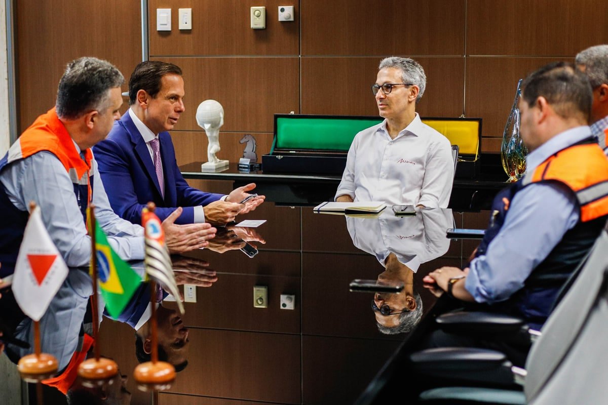 Governos de Minas e São Paulo se reúnem para discutir parceria para monitoramento e minimização de danos provocados pelas chuvas Governos de Minas e São Paulo se reúnem para discutir parceria para monitoramento e minimização de danos provocados pelas chuvas