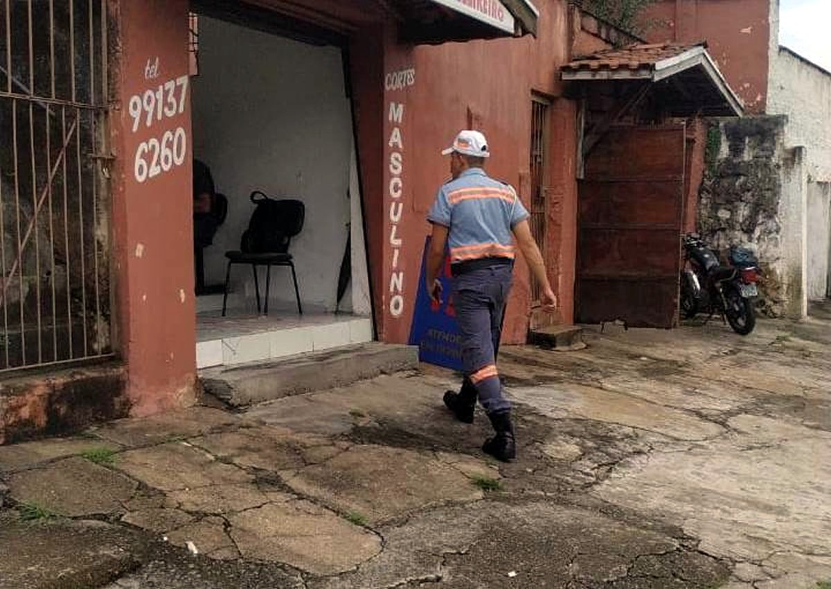 Poços de Caldas fecha 150 estabelecimentos comerciais no primeiro final de semana de proibição de funcionamento Poços de Caldas fecha 150 estabelecimentos comerciais no primeiro final de semana de proibição de funcionamento