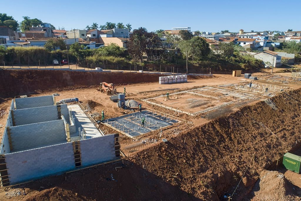 Obras para construção de escola no São Cristóvão seguem em execução